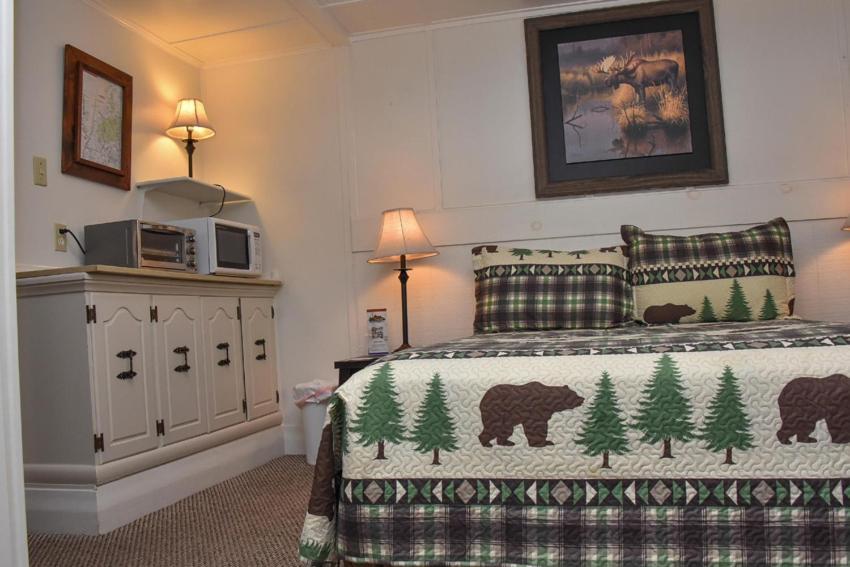 Adirondack Sunrise Lodge Lake George Exterior photo